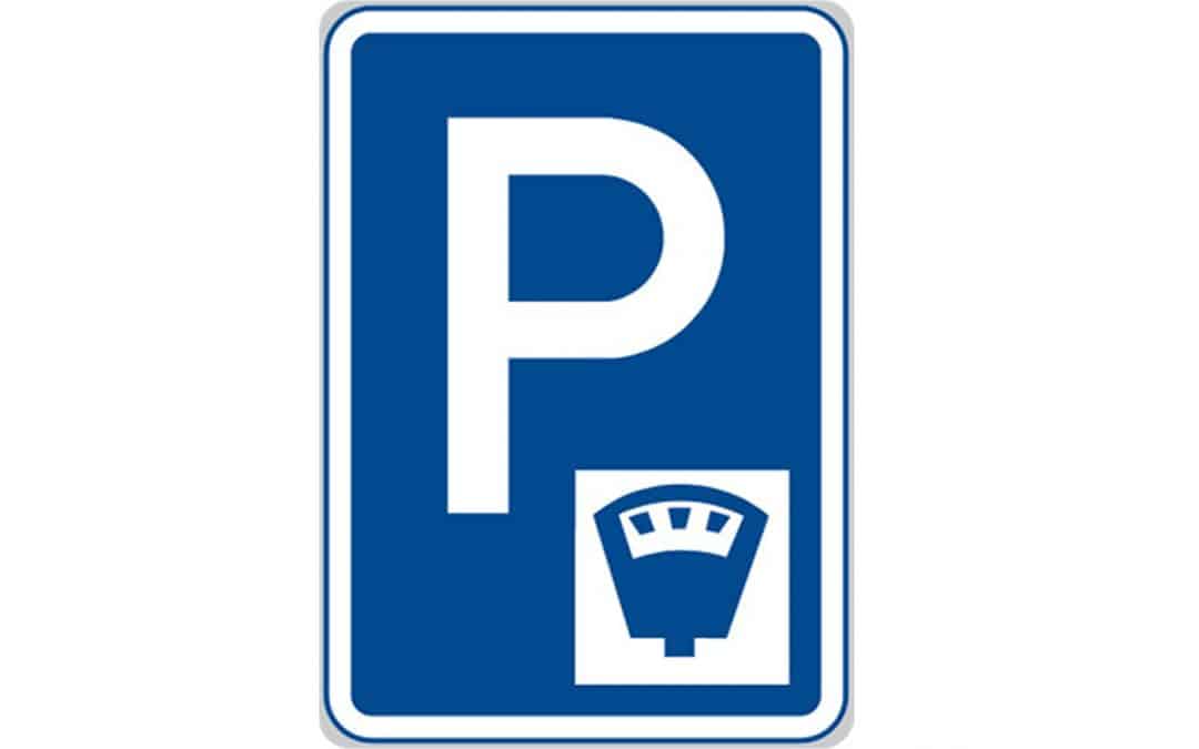 Parken vor der Klinik Sanatorium Helios