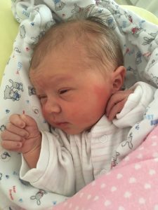 Kinder geboren nach IVF Behandlung